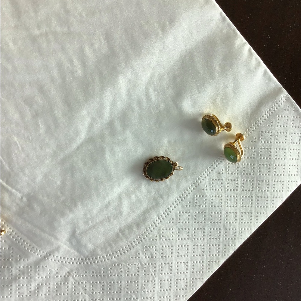 Vintage clip on jade earrings and pendant